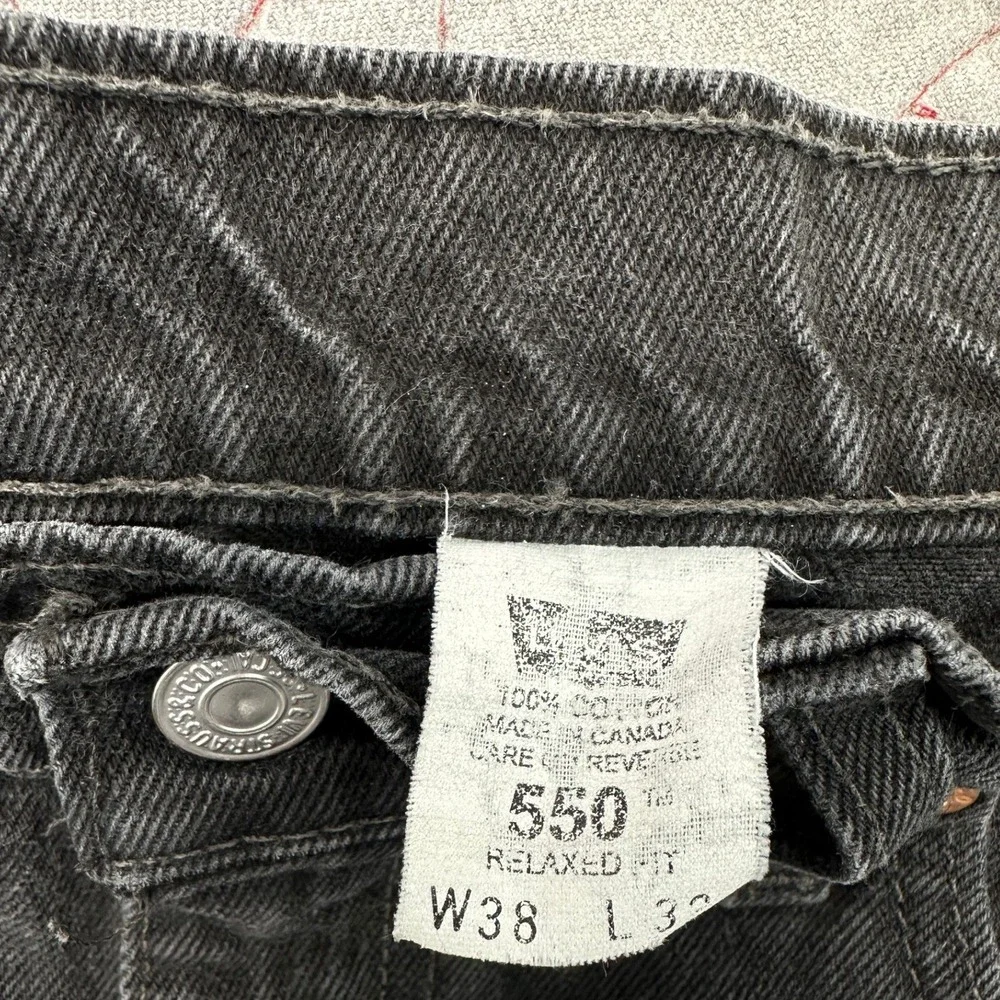 Levi's 550 Jeans Black Relaxed Fit Tapered Leg VTG Made in Canada / Men's 38x32